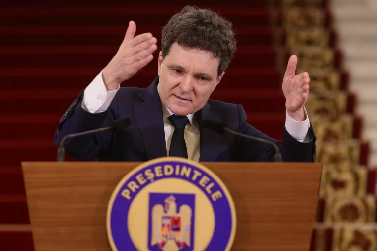 Nicușor Dan admite în plină furtună politică: ,,Probabil că vom intra în turbulente politice”. Președintele a tăcut din nou în privința susținerii lui Bolojan în funcția de prim-ministru