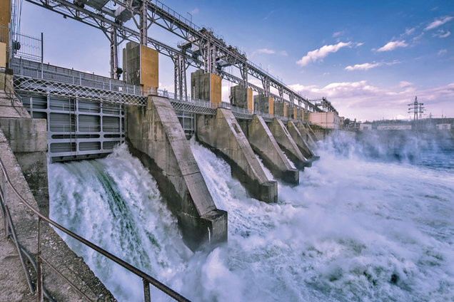 De ce nu e de acceptat ca România să-și vândă, fie și în pachete minoritare, companiile esențiale pentru dezvoltarea țării