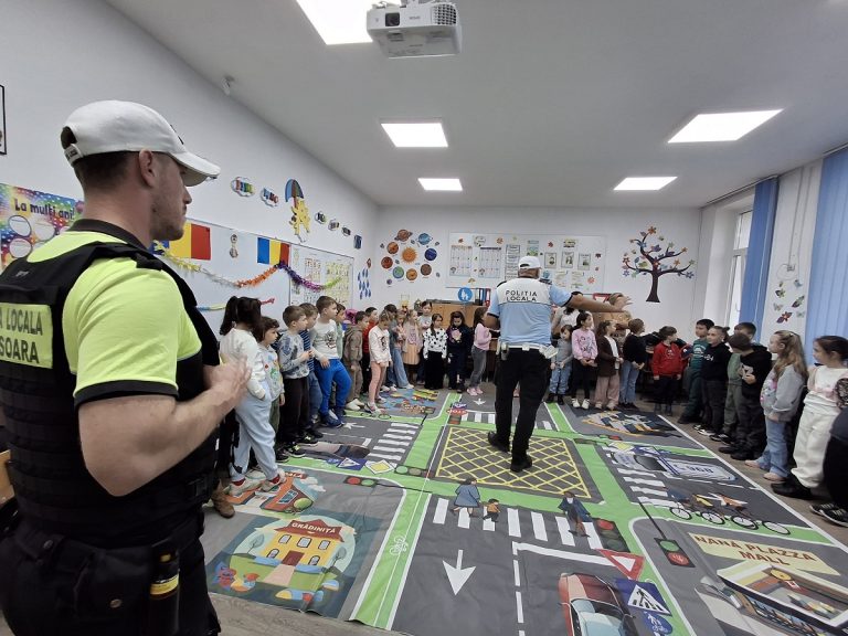 O săptămână mai altfel –  250 de preșcolari și elevi informați de polițiștii locali despre siguranța în trafic, dar și pe internet, bullying, violență și consumul de tutun și substanțe interzise | FOTO-VIDEO