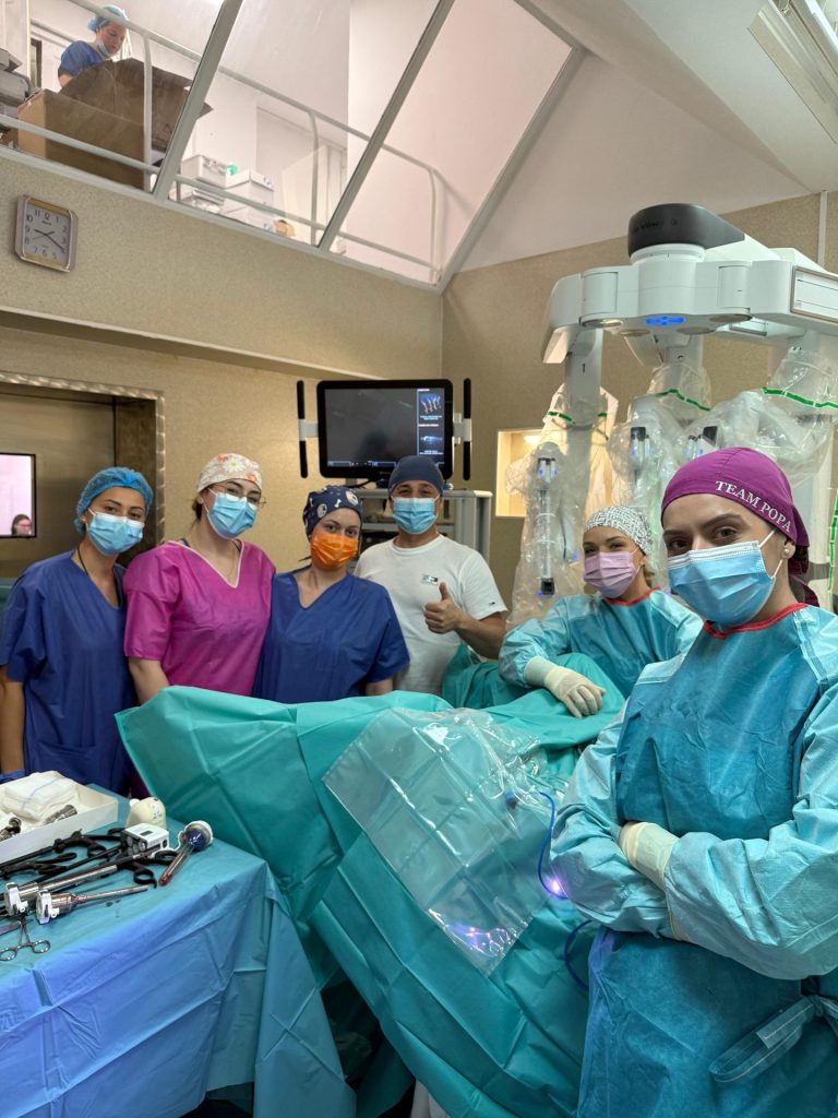Secția de Obstetrică-Ginecologie II a realizat prima intervenție chirurgicală efectuată robotic