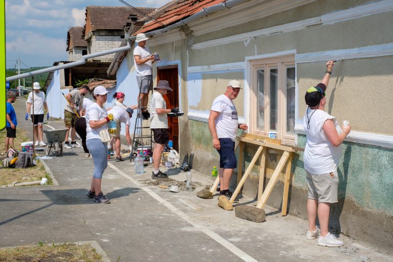 Ultima săptămână de înscrieri pentru Color the Village
