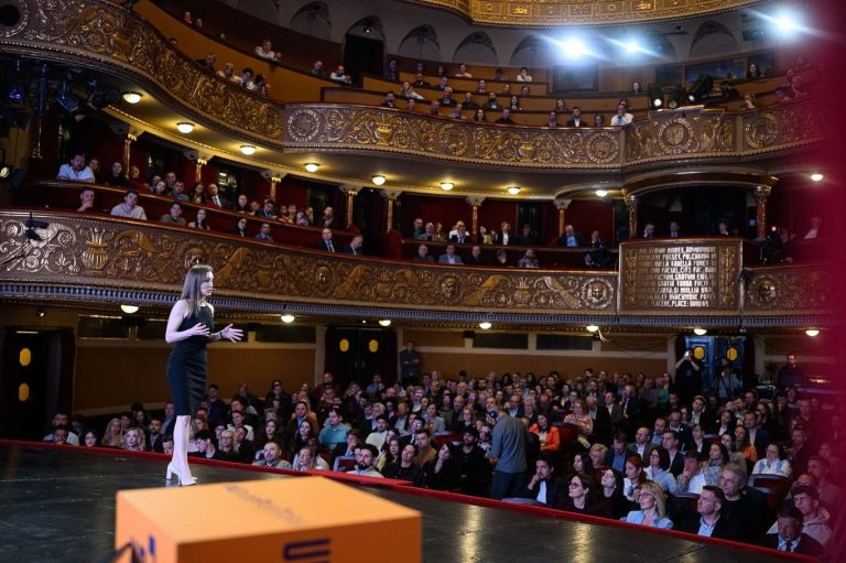 Timișoara, centrul european al dialogului despre viitorul uman în era inteligenței artificiale: Tech Talks by UPT 2026, un eveniment sold out, cu teme de interes major